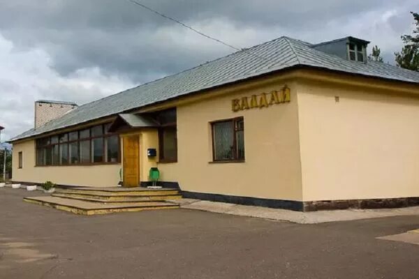 Железнодорожный вокзал - Валдай