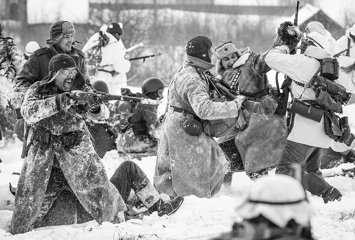 Солдат ВОВ зимой. Советские солдаты зимой. Атакуй фото