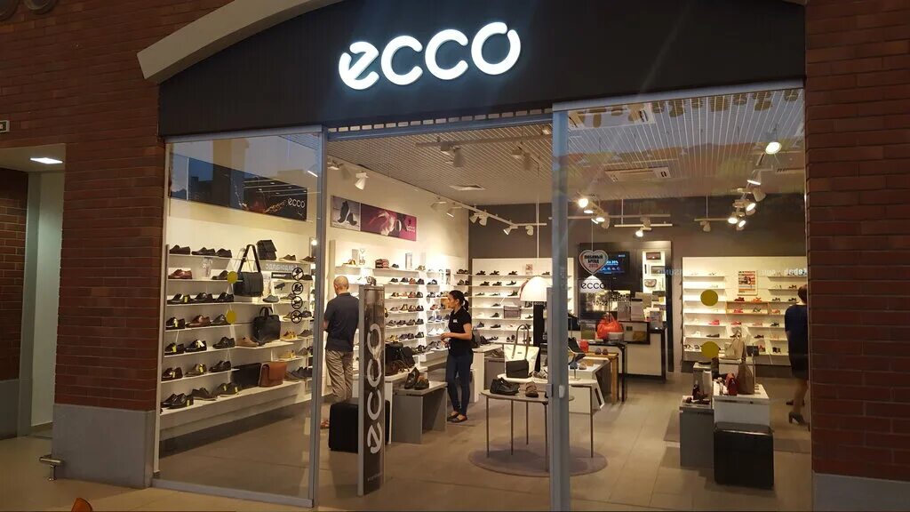 площадь обувного магазина. крокус сити молл магазин cesare paciotti. сити молл обувные. магазины обуви в краснодаре. Montblanc бутик крокус сити молл.