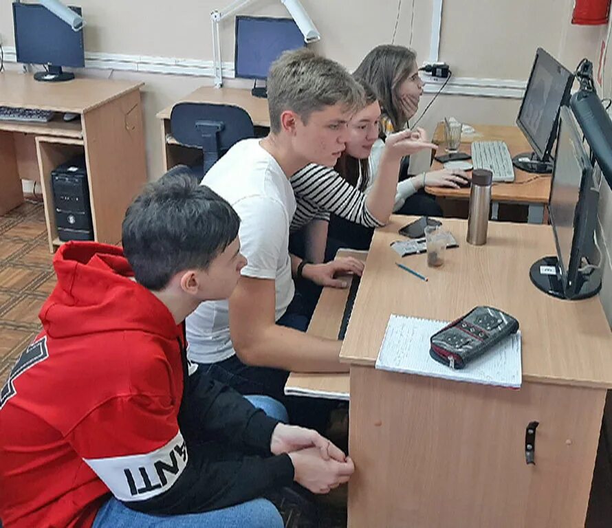 1c программист. Школа программистов. Прикладная информатика. Программист архангельск. Планшет для программиста.