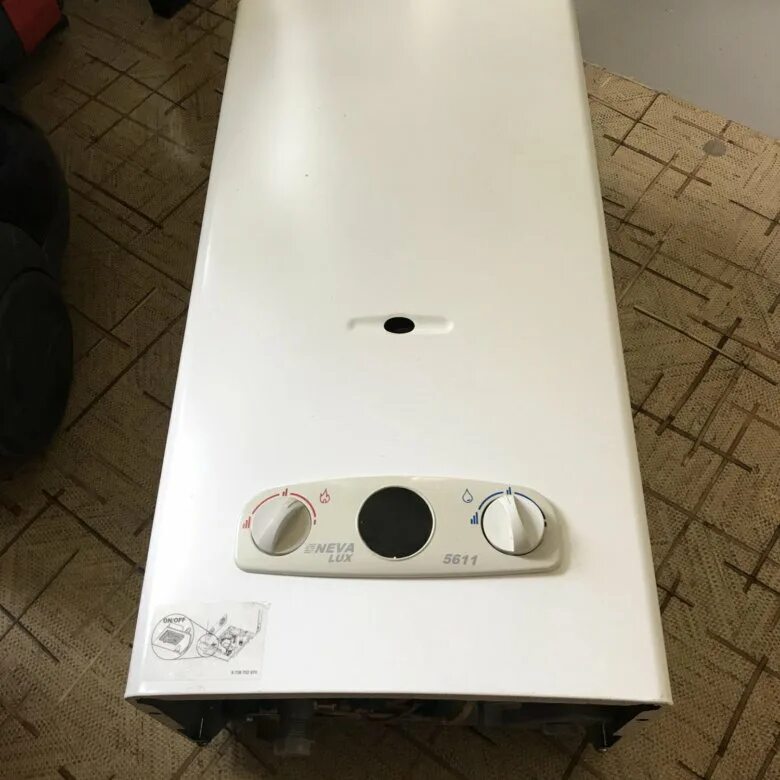 Газовая колонка нева 5611. Газовая колонка нева люкс 5611. Колонка нева люкс 5611. Нева люкс 4511 газовая колонка. Газовая колонка нева 5611.