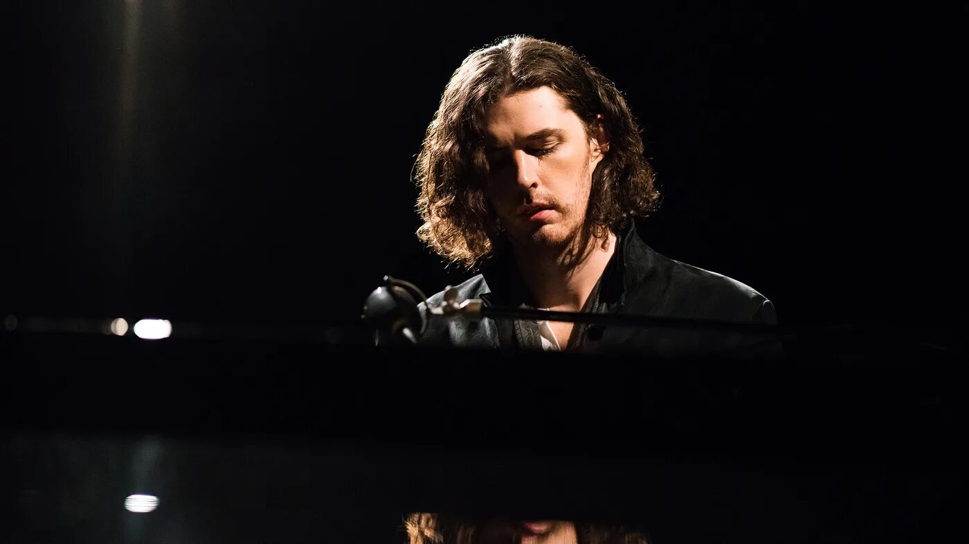 Hozier song перевод. Better love хозиер. hozier брат. hoziervevo. hozier шапка с ютуба.