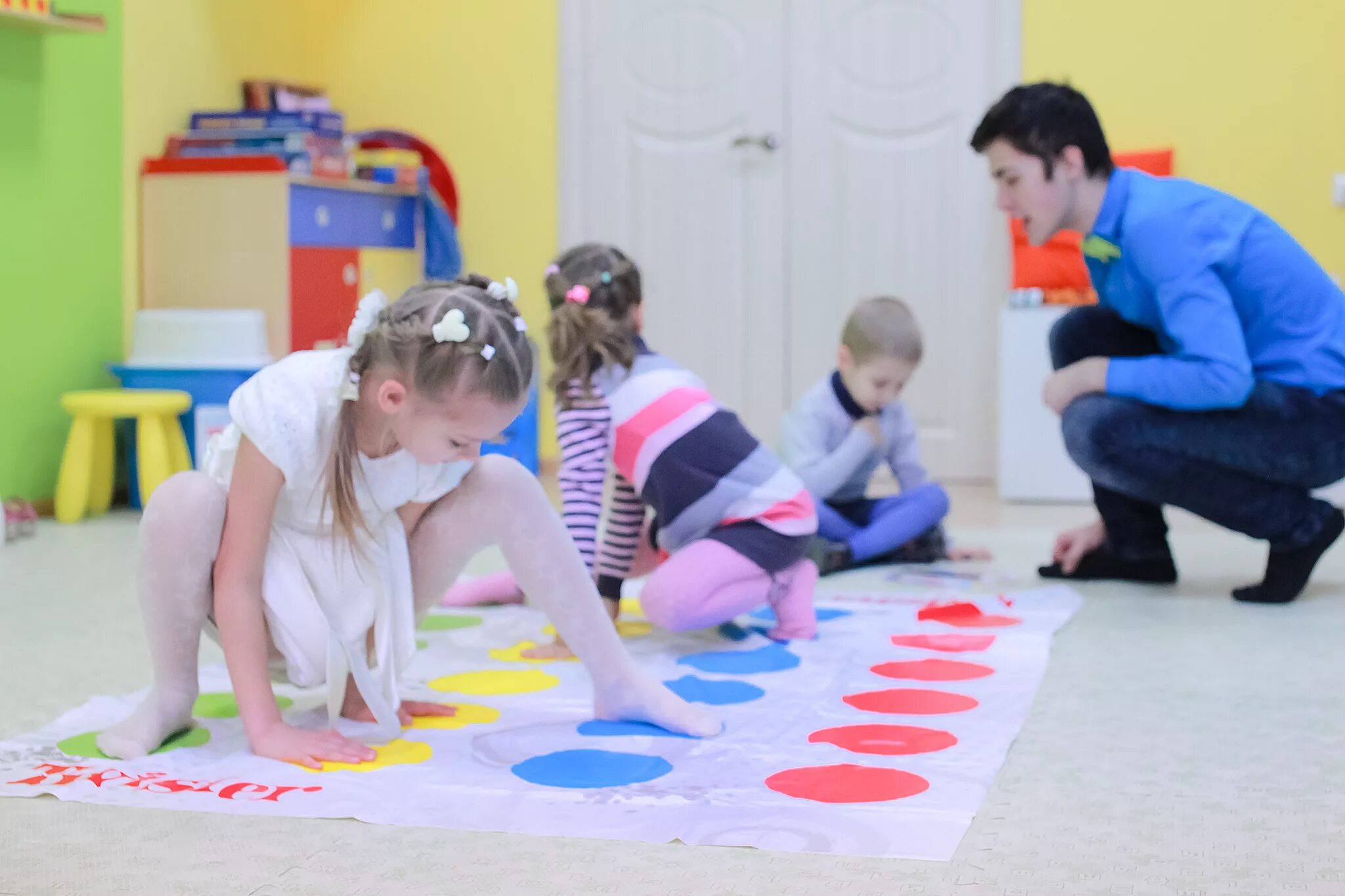 Включи детский клуб. Детский развивающий клуб. Детский клуб досуга. Дизайн интерьера детского клуба. Бэби клуб дизайн.