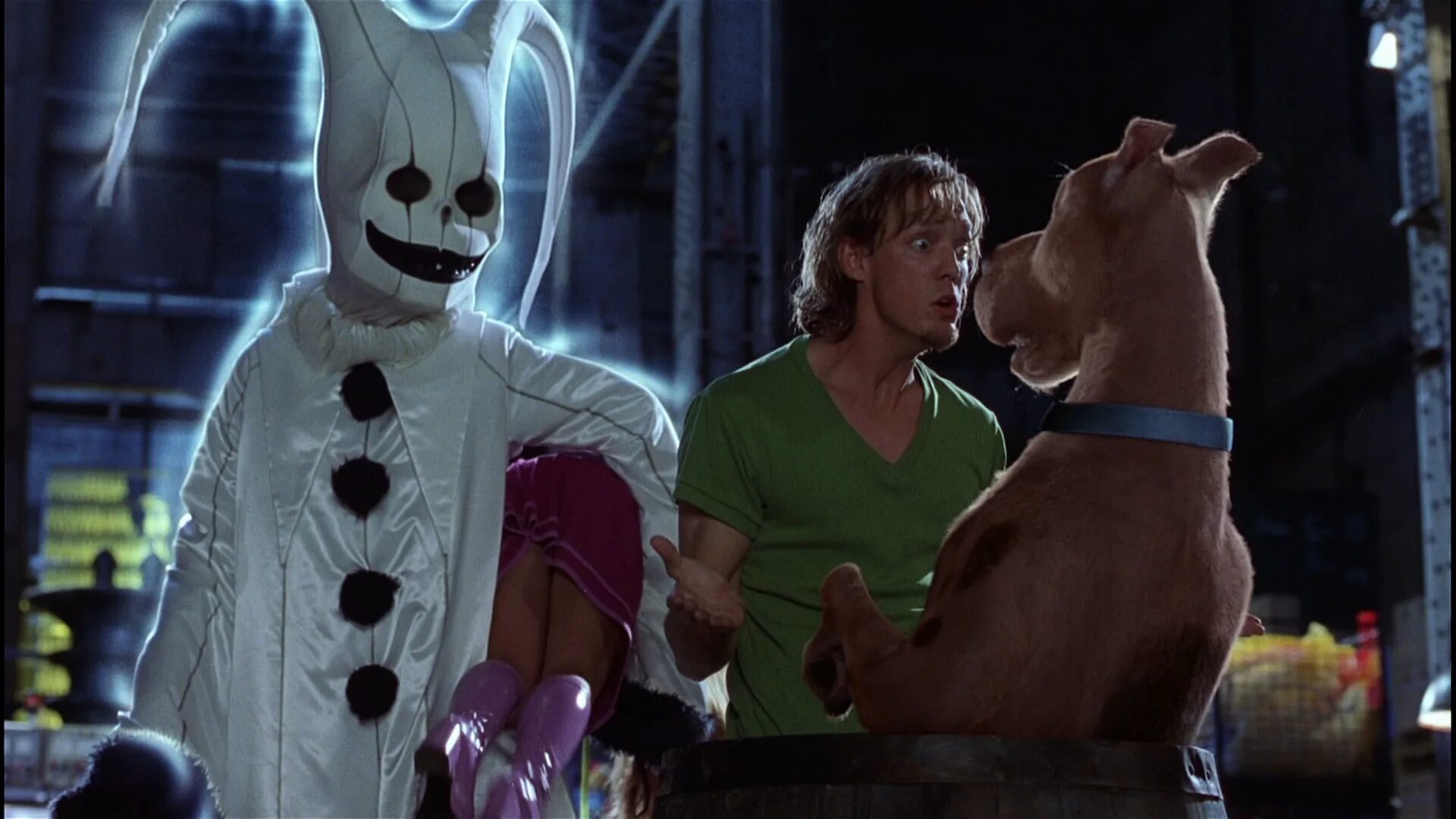 Scooby doo 2002 г. Scooby doo 2002 г. Scooby doo 2002. Scooby doo 2002 г. Скуби ду проклятие 13 призрака.