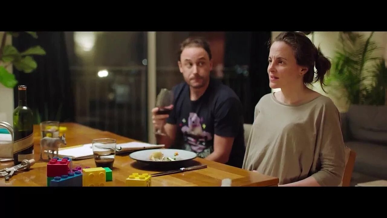 The neighbours window. People in windows neighborhood real. Окно напротив (2019, сша). Окно напротив короткометражка 2019. Короткометражка neighbors.