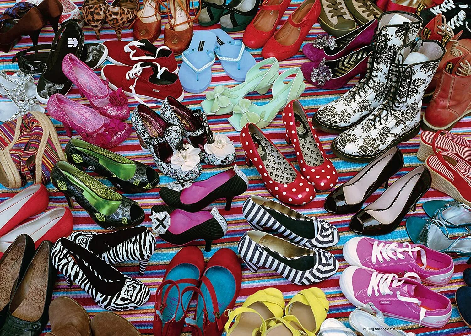 К чему снится обувь много. Много обуви. Много женской обуви. Куча обуви. Про обувь.