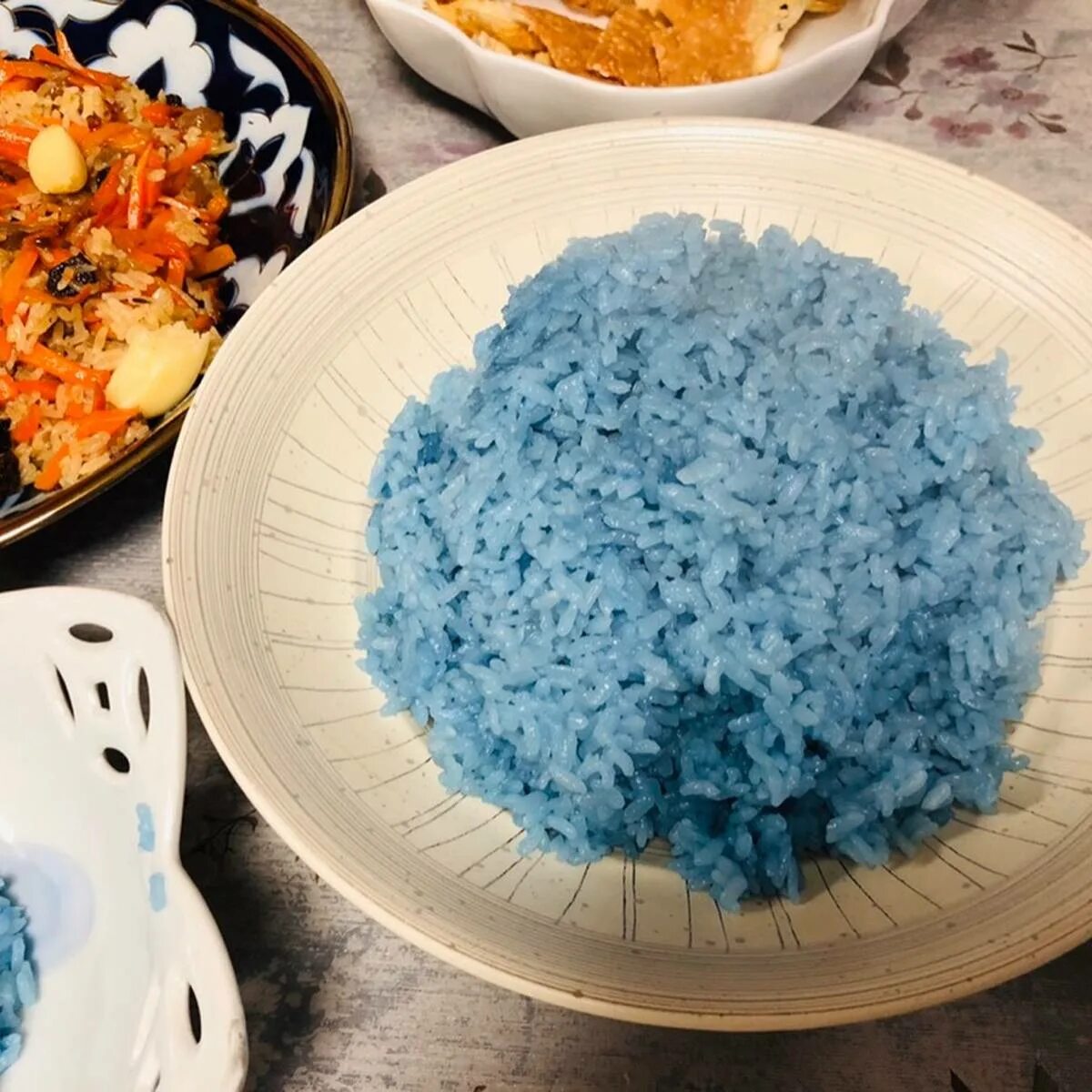Blue rice. Синий тайский рис. Голубая тайская лапша. Рис особенный. Гора синяя рис.