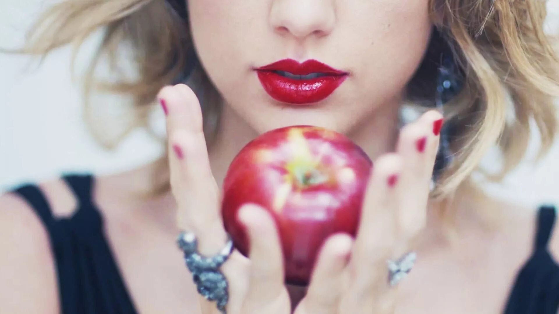 Swift blank. Тейлор свифт клипы. taylor swift blank space. клип тейлор свифт blank space. тейлор свифт фотосессии.
