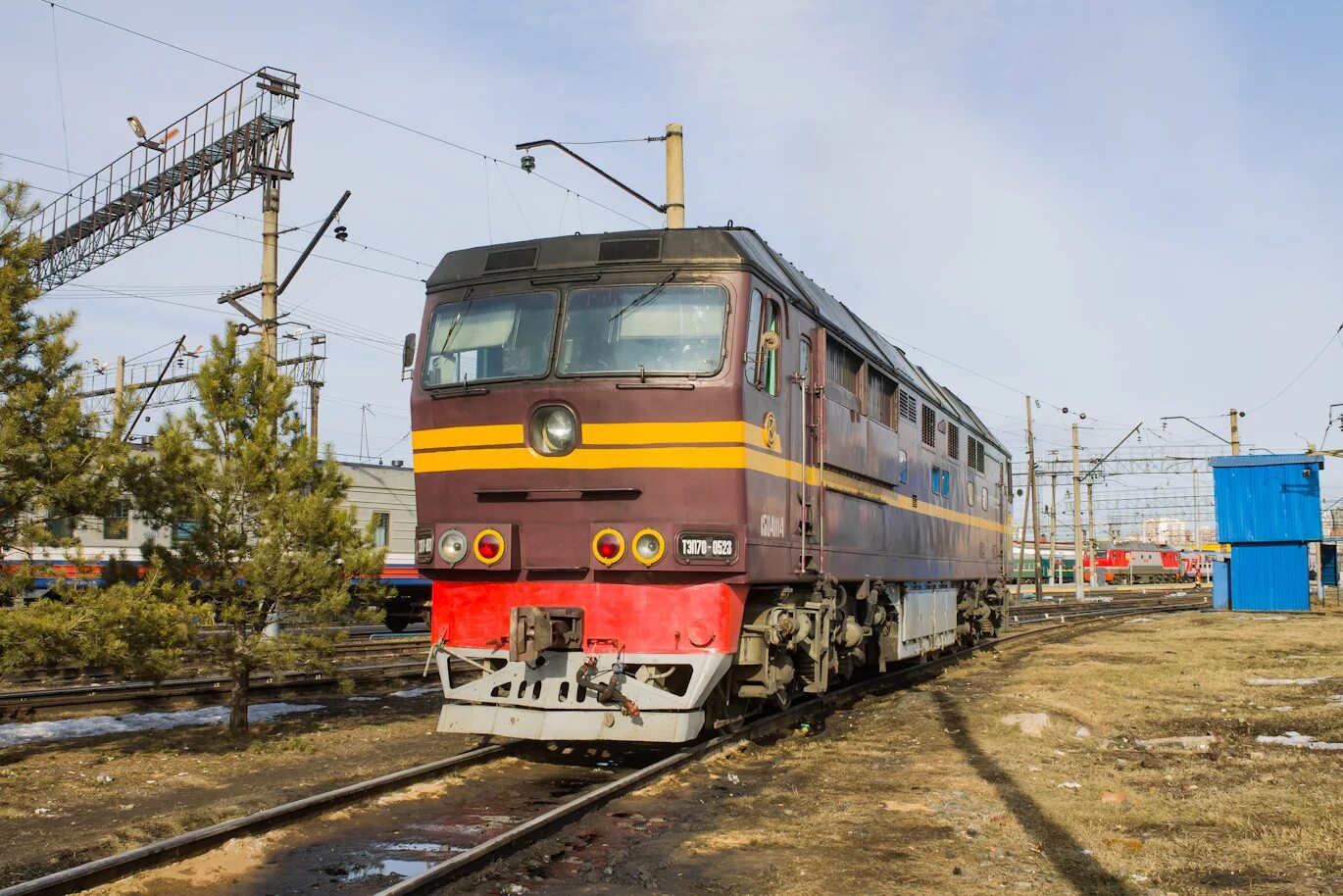 Поезд 523. Ту7а 3355. Депо Свердловск пассажирский. Поезд 524е. Поезд 523е