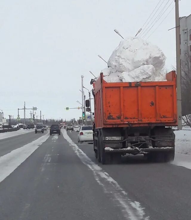 КАМАЗ 6520 груженный снегом. КАМАЗ перевозит снег. КУБОМЕТРЫ снега в КАМАЗЕ. КАМАЗ снега в кубах.