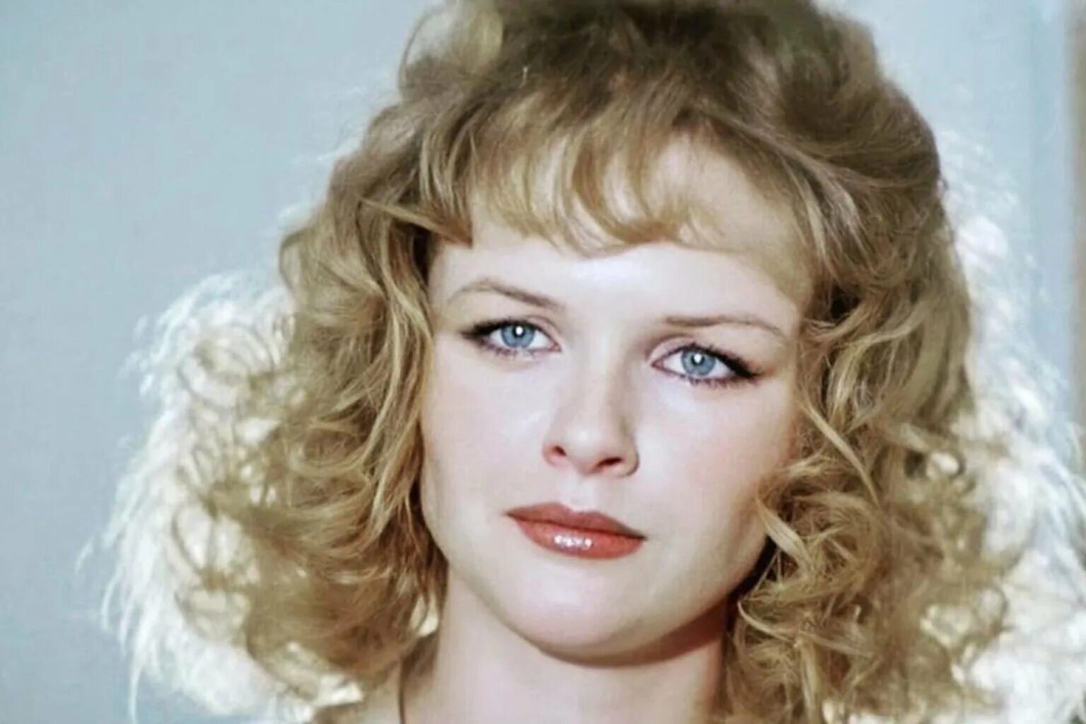 Александра яковлева в фильме чародеи. Яковлева чародеи актриса. Играла в чародеях актриса. Играла в чародеях актриса. Играла в чародеях актриса.