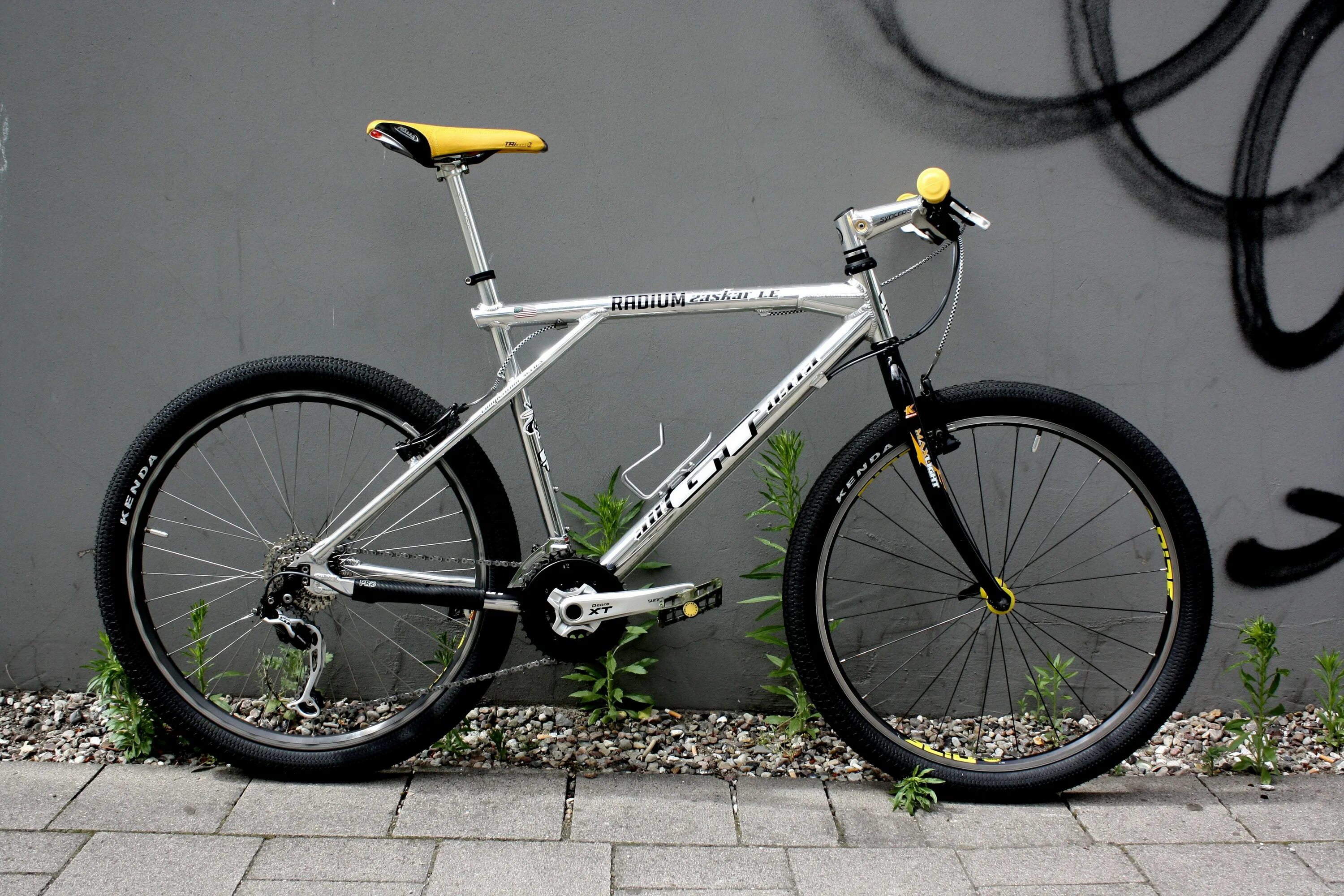 Gt sensor carbon expert 2016. Даунхилл велосипеды gt. Gt двухподвес даунхилл. Велосипед gt fury. Gt bikes.