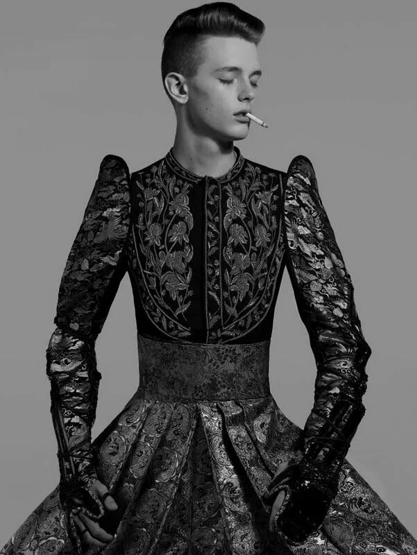 Женоподобные мальчики в платьях. Женственные мальчики в платьях. Юноши в платье. Мальчики в женской одежде. Юноши в платье.