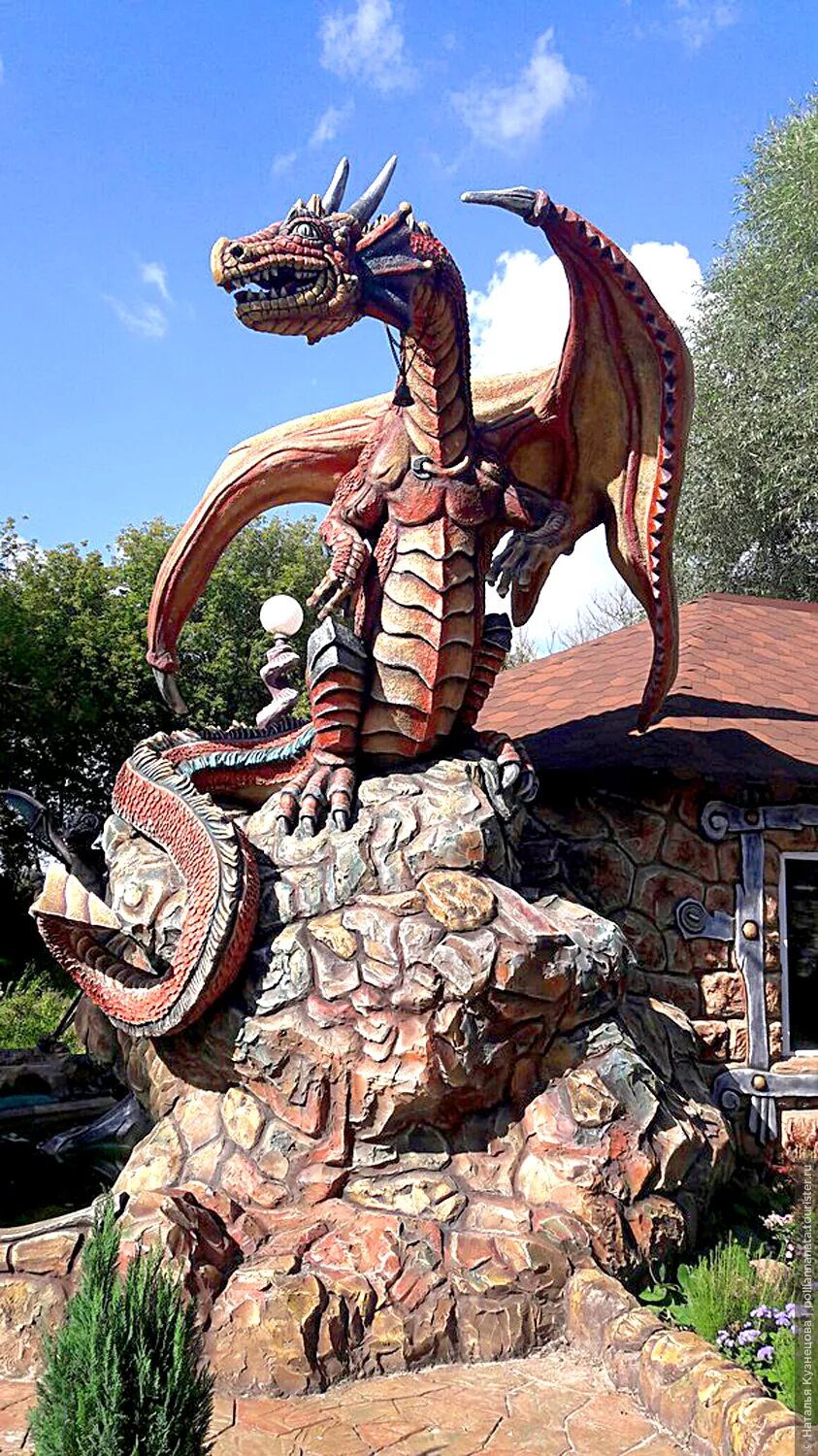 Вихляндия парк в козельске. Подворье козельск. Козельск музей вихляндия. Калуга сказочный городок вихляндия. Козельск калужская область вихляндия сказочное подворье.