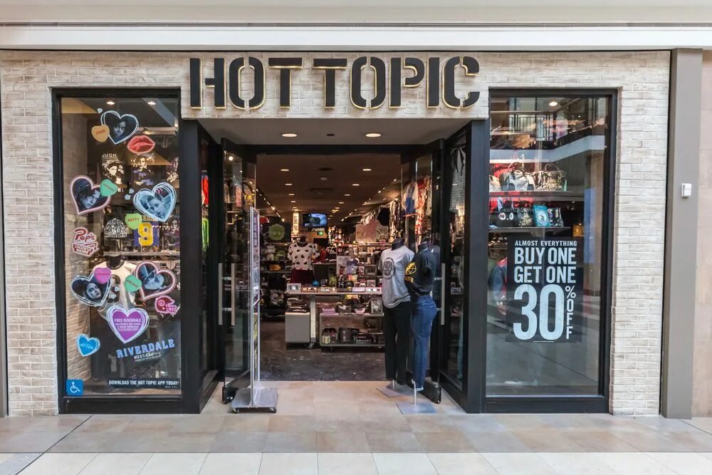 The new topic. Hot topic магазин. магазин хот топик. hot topic магазин в америке.