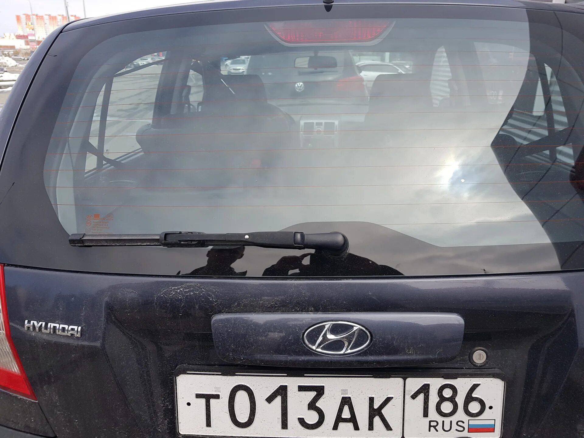 Задний поводок гетц. Hyundai getz без заднего дворника. поводок заднего дворника гетц. гетц задний поводок. задняя щетка getz.