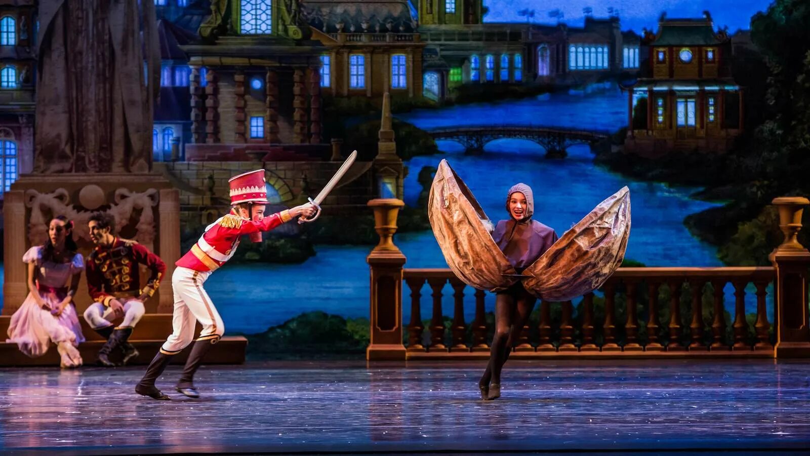 Nutcracker act