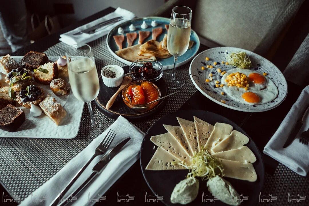 Завтрак в нижнем новгороде в центре. Завтрак для девушки. Завтрак в нижнем новгороде. Hilton нижний новгород завтрак. Завтрак в нижнем новгороде в центре.