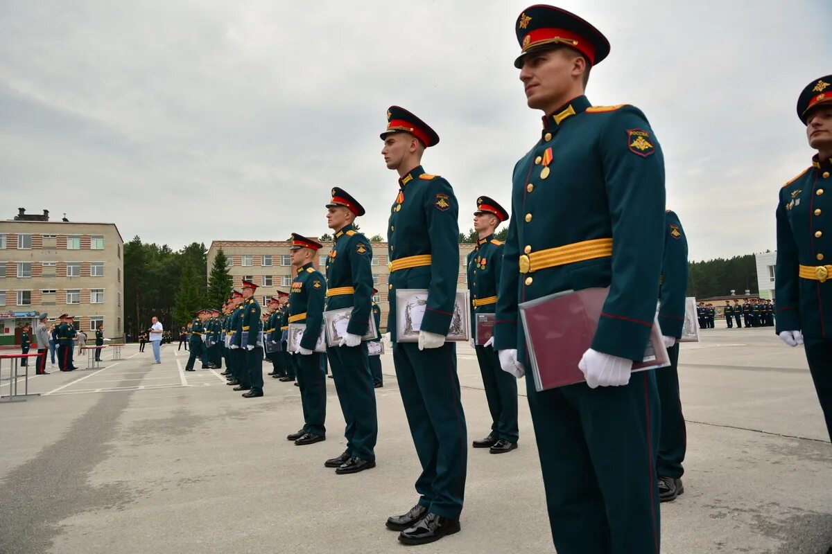 Новосибирском высшем военном командном училище нввку. Высшее военное командное училище в Новосибирске. Сегедин НВВКУ. Новосибирск НВВКУ офицеры. Новосибирской высшее военное командное училище 2018.