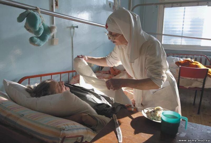 Рабочее место фрилансера. Интерьер сестер зайцевых. Дом сестры работаем. Место бабы на кухне. Дом сестры работаем.