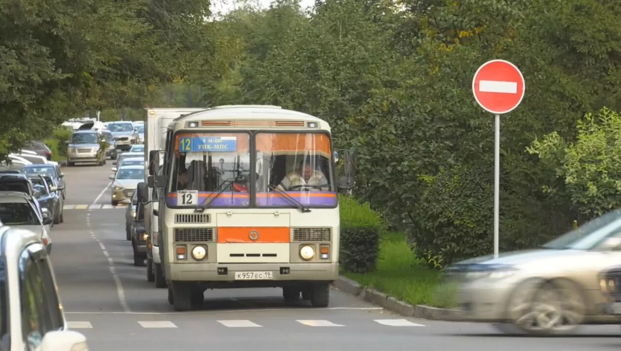 Автобусы саяногорск черемушки. Абакан Черемушки автобус. Автобус Саяногорск Абакан. Новые автобусы Абакан. Маршрутка Саяногорск Абакан.