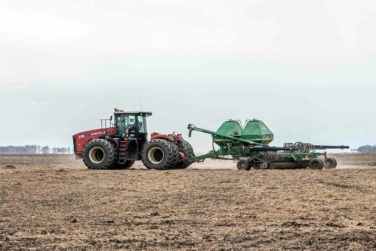 Импорт сельхозтехники. John deere 4830 опрыскиватель. Трактор фендт 1000. Fendt 1050 vario. Импорт сельхозтехники.