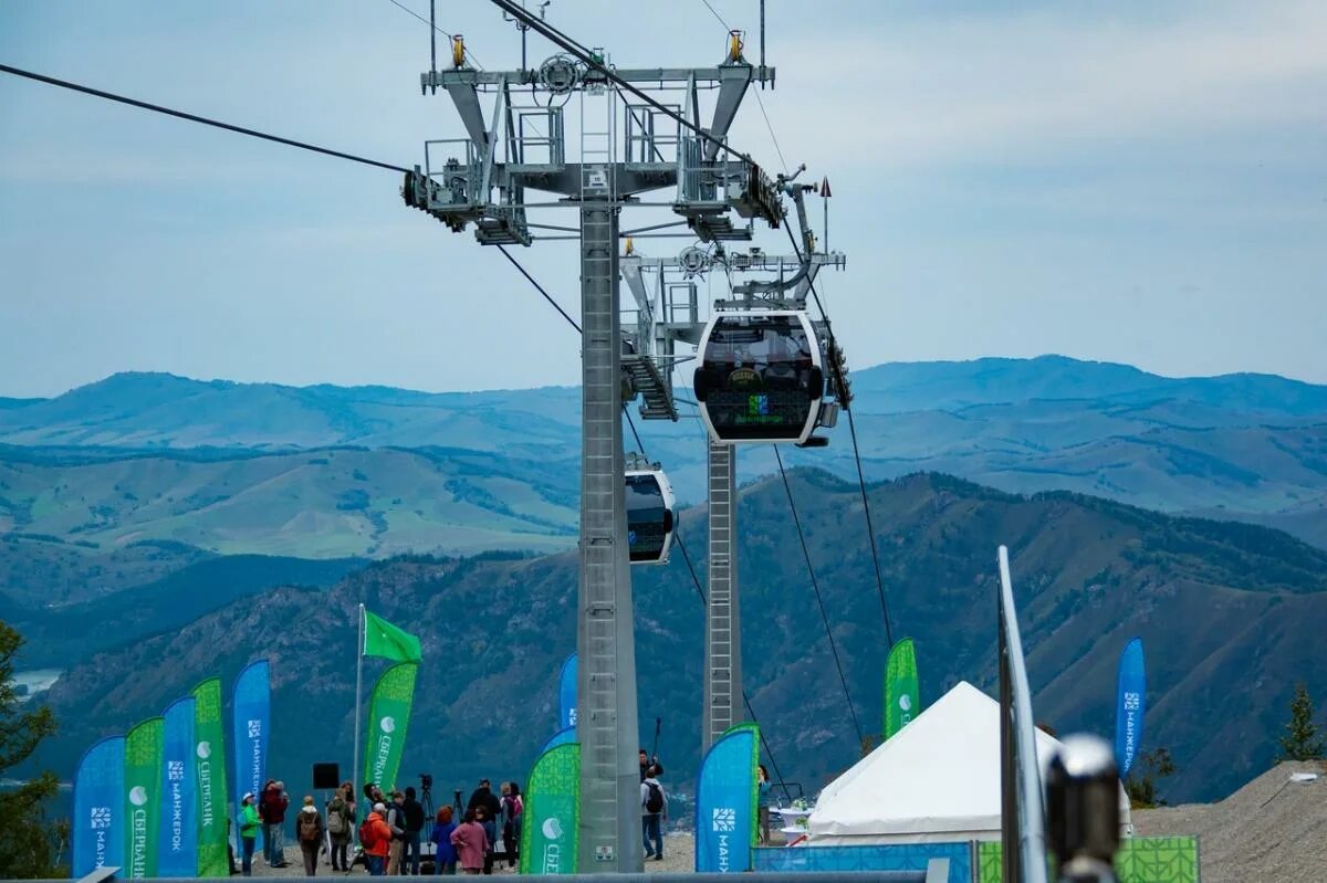 манжерок алтай лето канатная дорога. гора синюха манжерок подъемник. фуникулер горный алтай манжерок. манжерок алтай подъемник. манжерок канатная дорога.