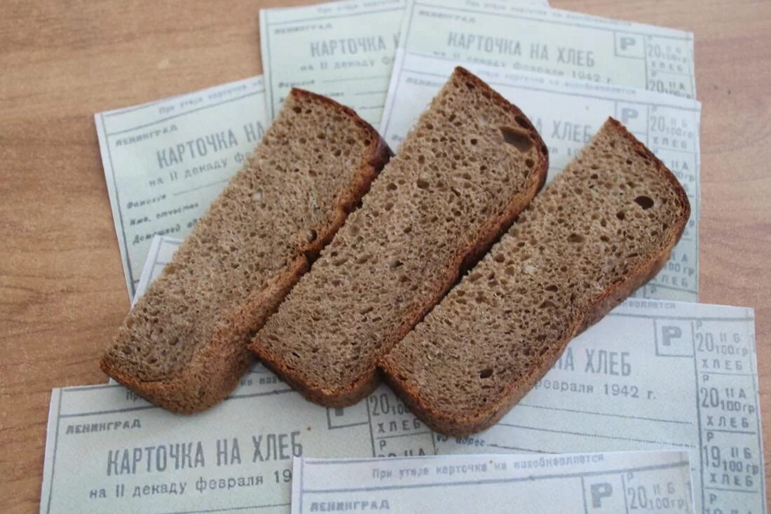 Берегите хлеб. Стихи про хлеб для детей. Стих берегите хлеб. Проект на тему хлебобулочные изделия. Читать мальчик со вчерашнего дня хлеб стоит.