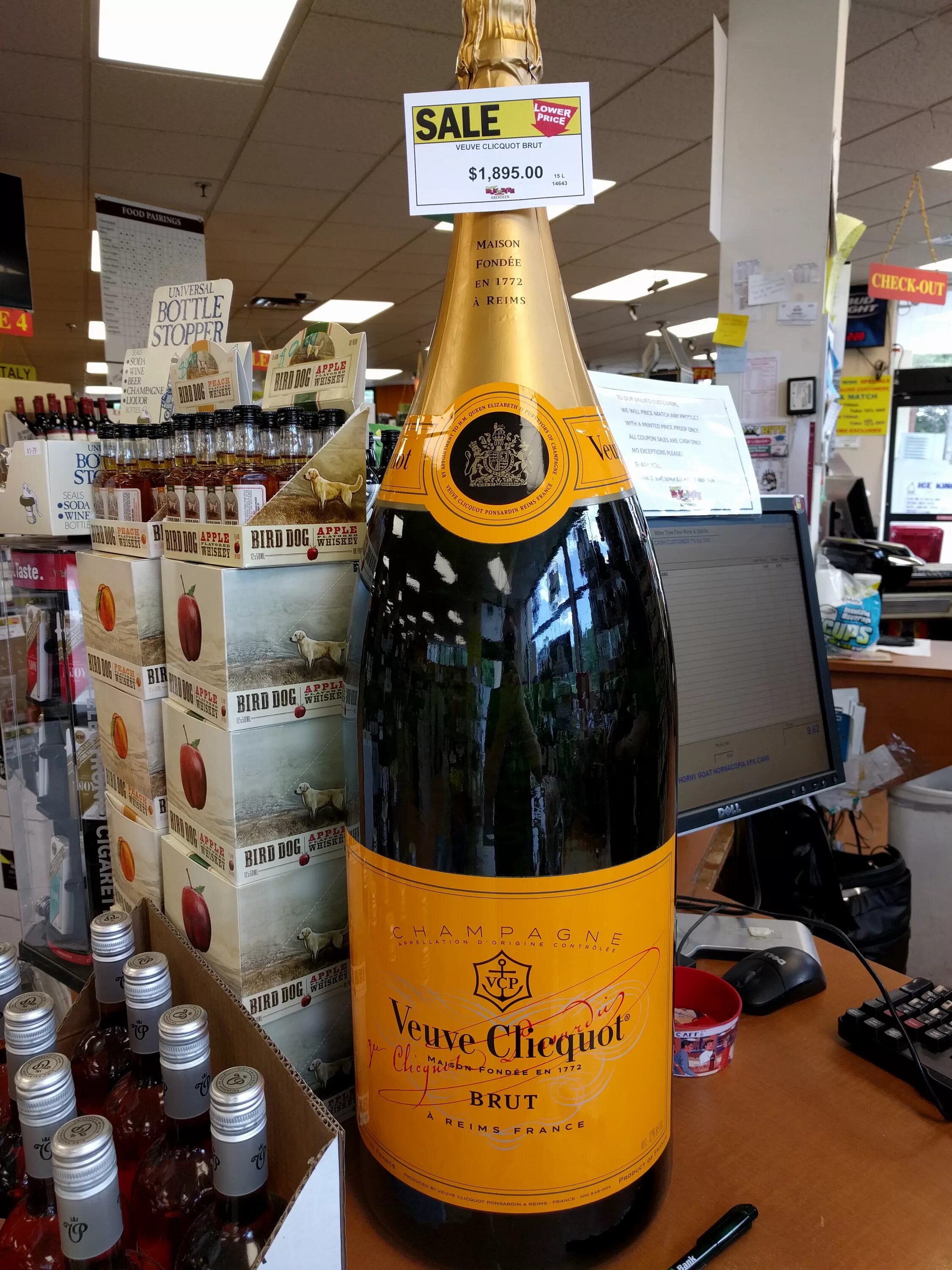 Шампанское 1.5 литра. Шампанское 1.5л. Большие бутылки шампанского. Огромная бутылка шампанского.