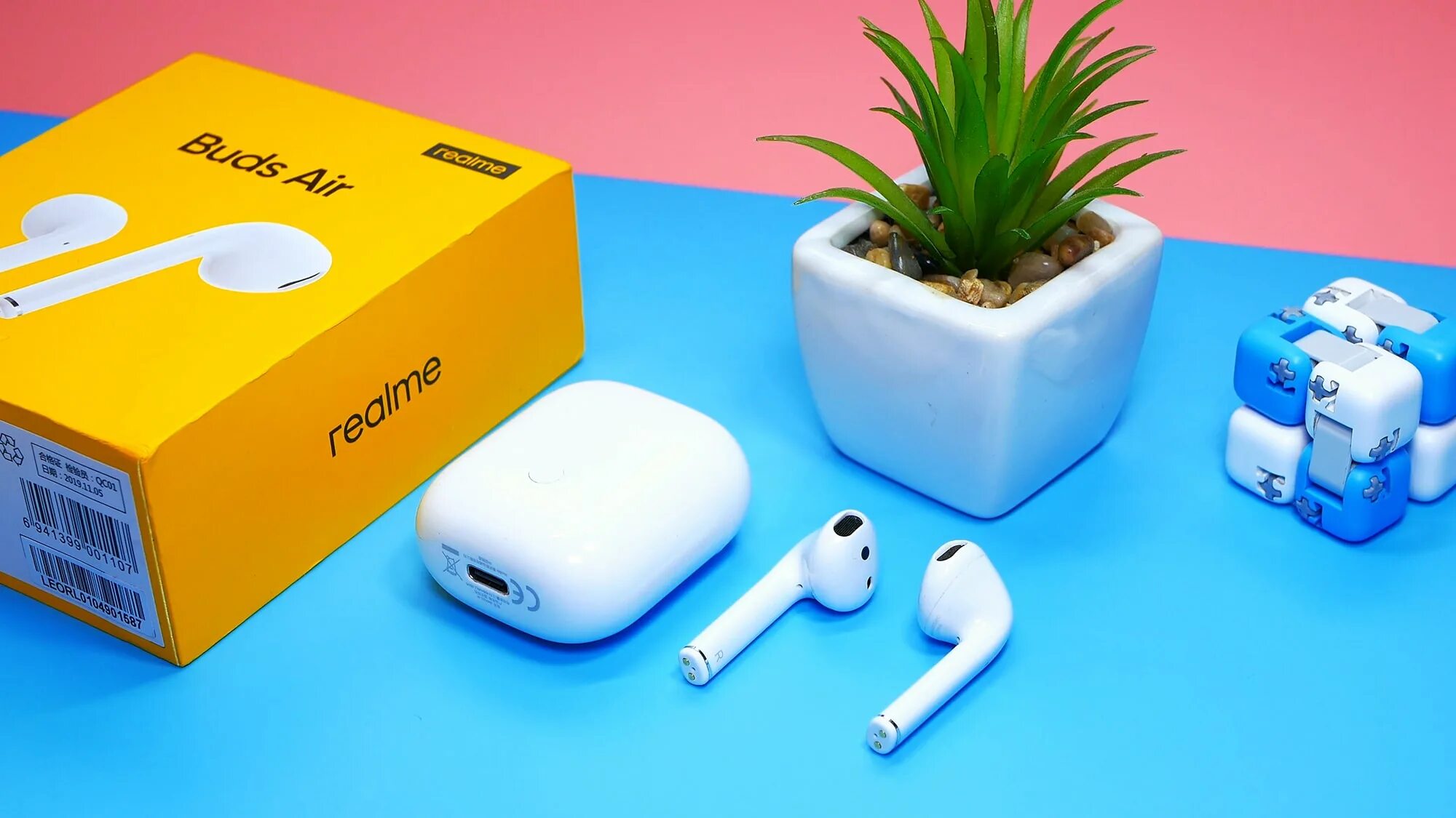 True wireless realme buds air 5. Беспроводные наушники Realme Buds. Realme Buds 4 TWS. TWS наушники Realme. Беспроводные наушники Realme Buds Air.