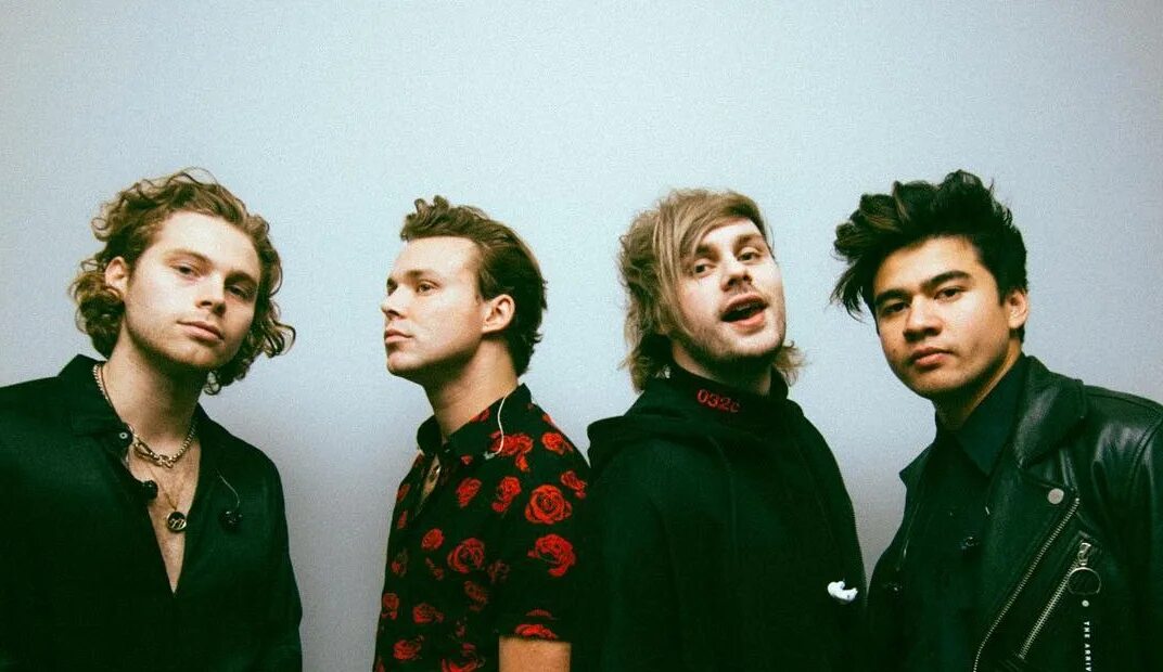 Песня seconds of summer. Teeth 5 seconds of Summer. Группа 5 seconds of Summer Teeth. 5 Seconds of Summer Teeth album. Teeth 5 seconds of Summer обложка.