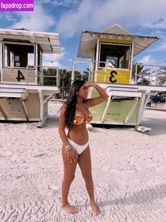 Emily_santtt / Honeypot176 / emily.santttt слитое обнаженное фото с Онлифанс и П