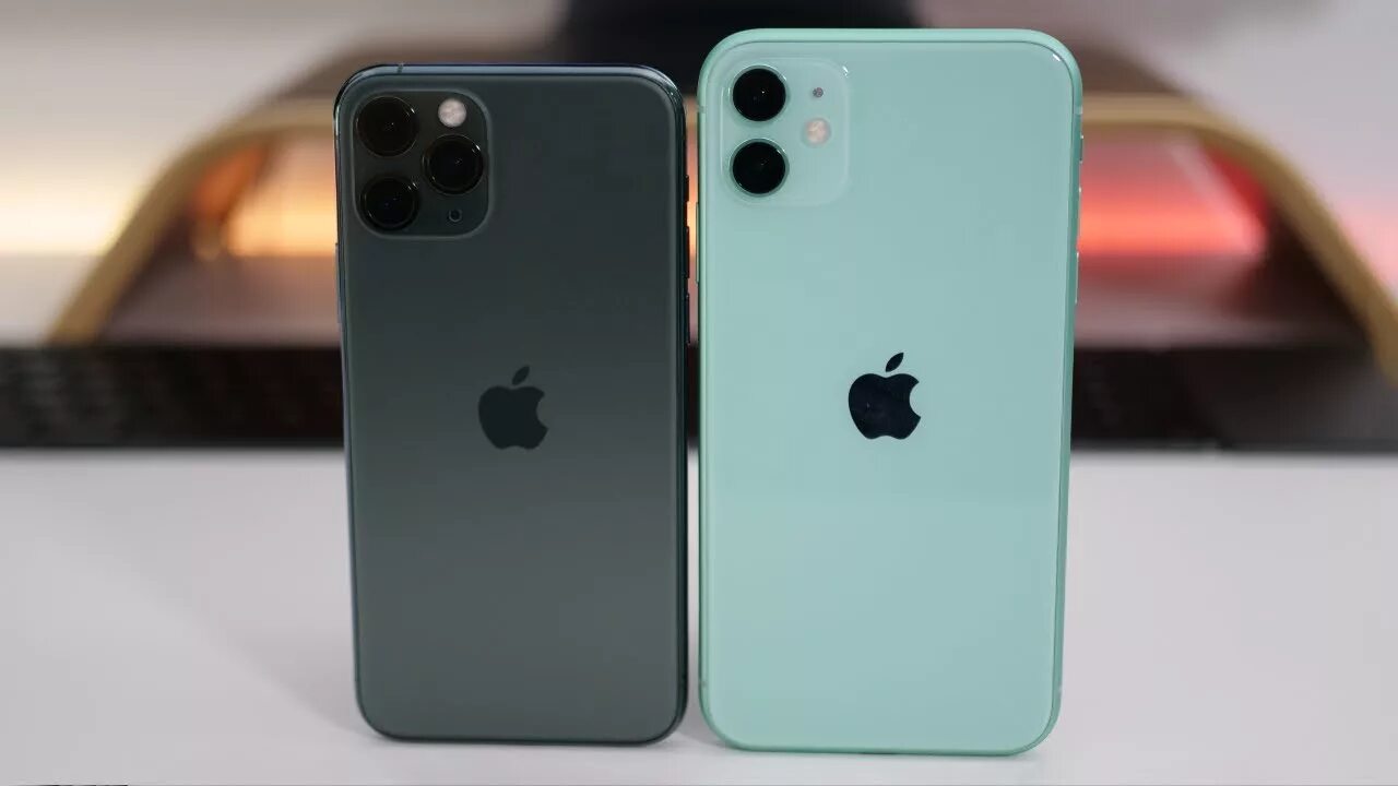 Айфон 11 мир. Iphone 11 Pro. Iphone 11 vs iphone 11 Pro. Iphone 11r. Айфон 11 Pro vs айфон 11.