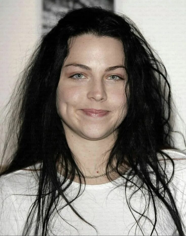 Эми ли эванесенс. Emmy lee. Amy lee evanescence. Эми линн ли. Evanescence вокалистка.