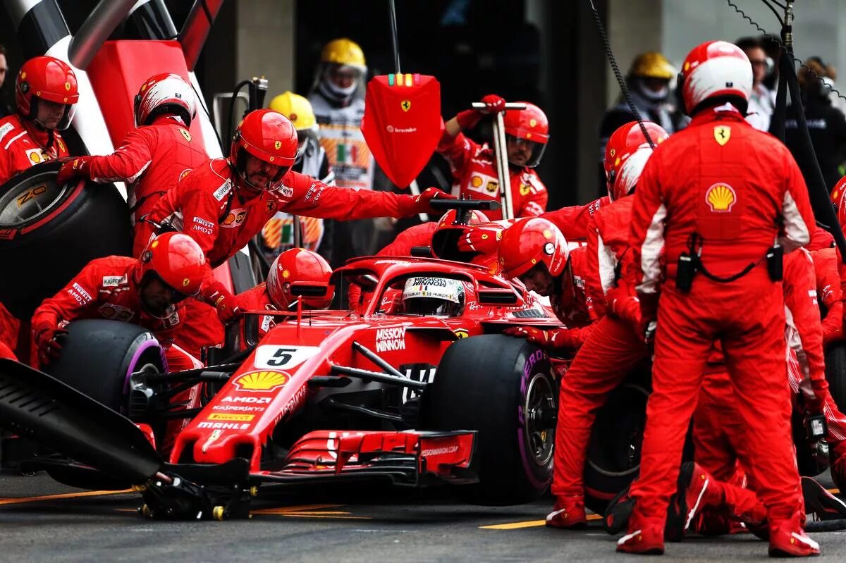 Ferrari f1 пит стоп. Пит стоп формула 1. Пит стоп Феррари формула 1. Формула 1 Pit stop. Пит стор