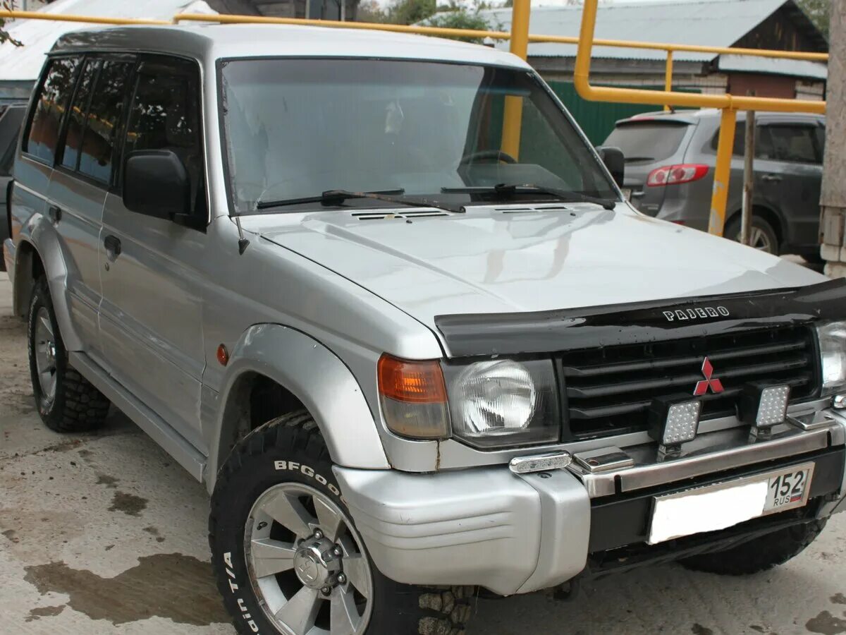 Мицубиси паджеро 2 двигателя. Mitsubishi Pajero 1993. Мицубиси Паджеро 1993. Мицубиси Паджеро 2 1993. Мицубиси Паджеро 1993 года.