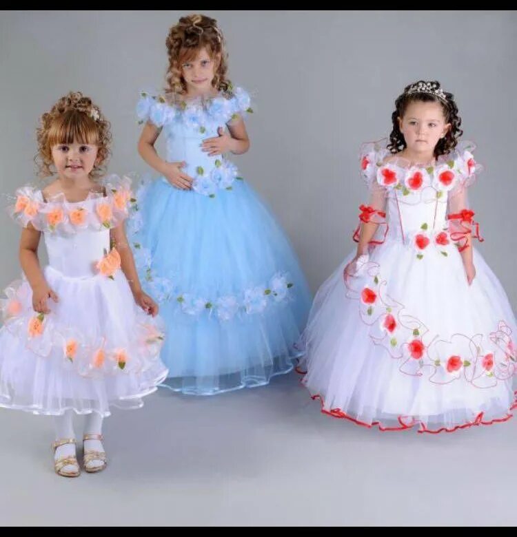 Детские новогодние платья. Новогоднее платье для девочки. Шикарные детские платья. Праздничные платья для девочек.