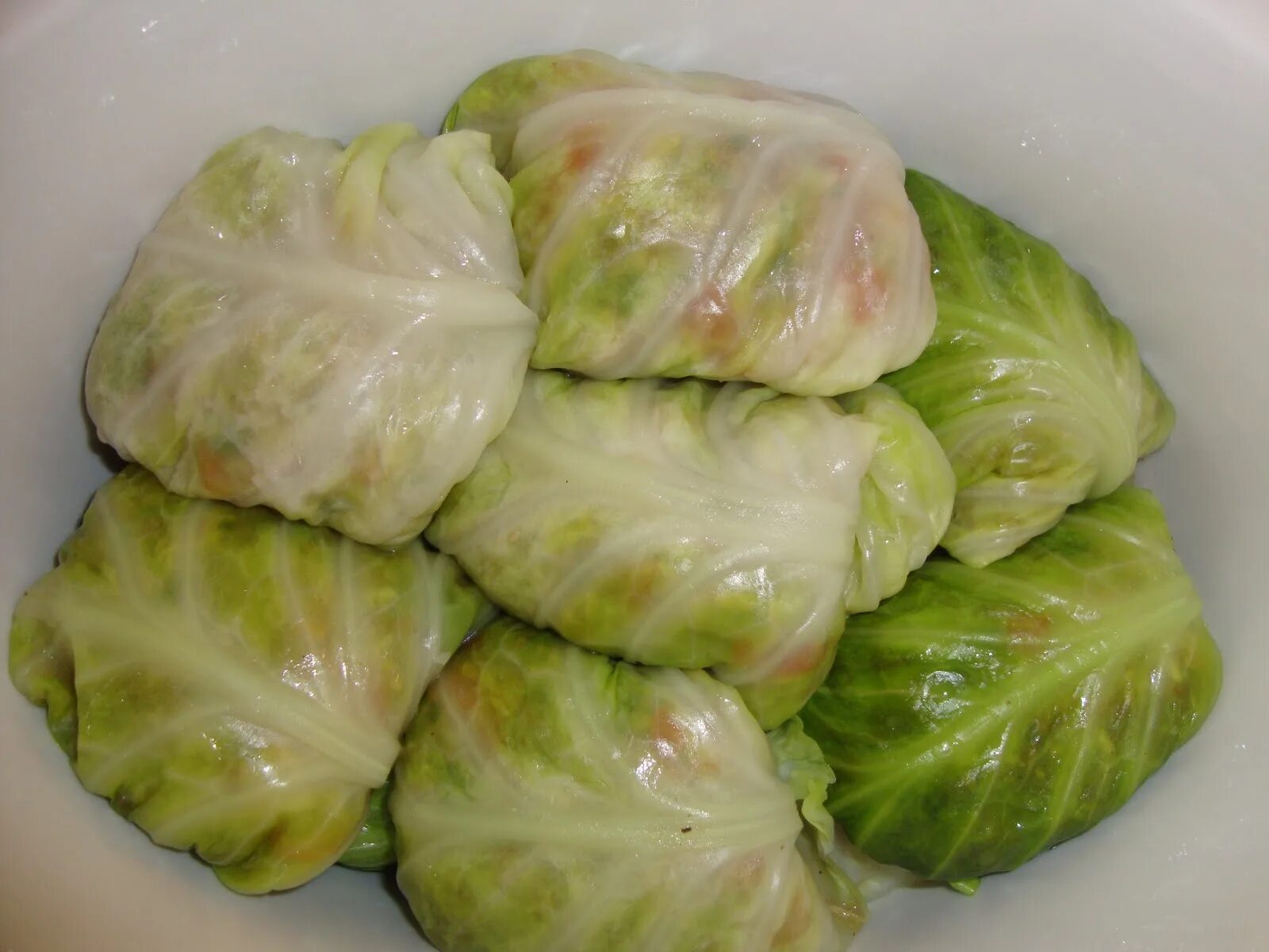 Голубцы из свежей капусты в мультиварке. Капуста айсберг голубцы. rolled cabbage. голубцы из молодой капусты от натальи калининой. голубцы матвей.