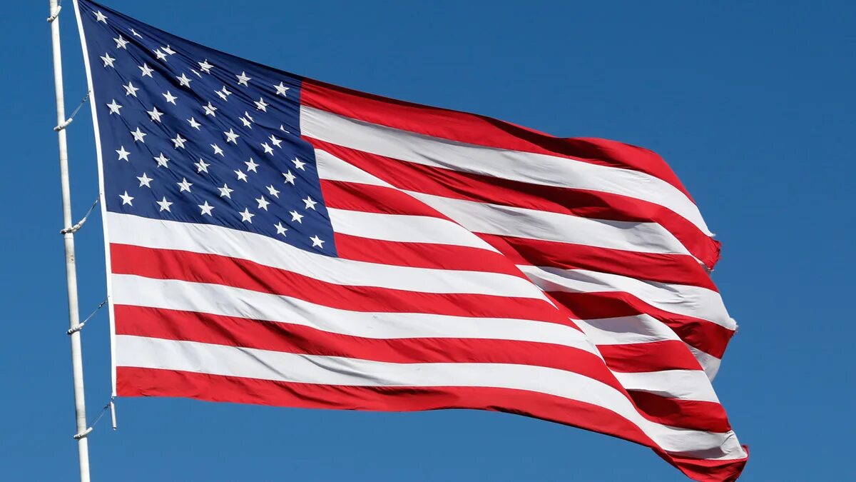 Американский флаг. Приветствие американского флага. Красивые фото американского флага. Фото на фоне американского флага.