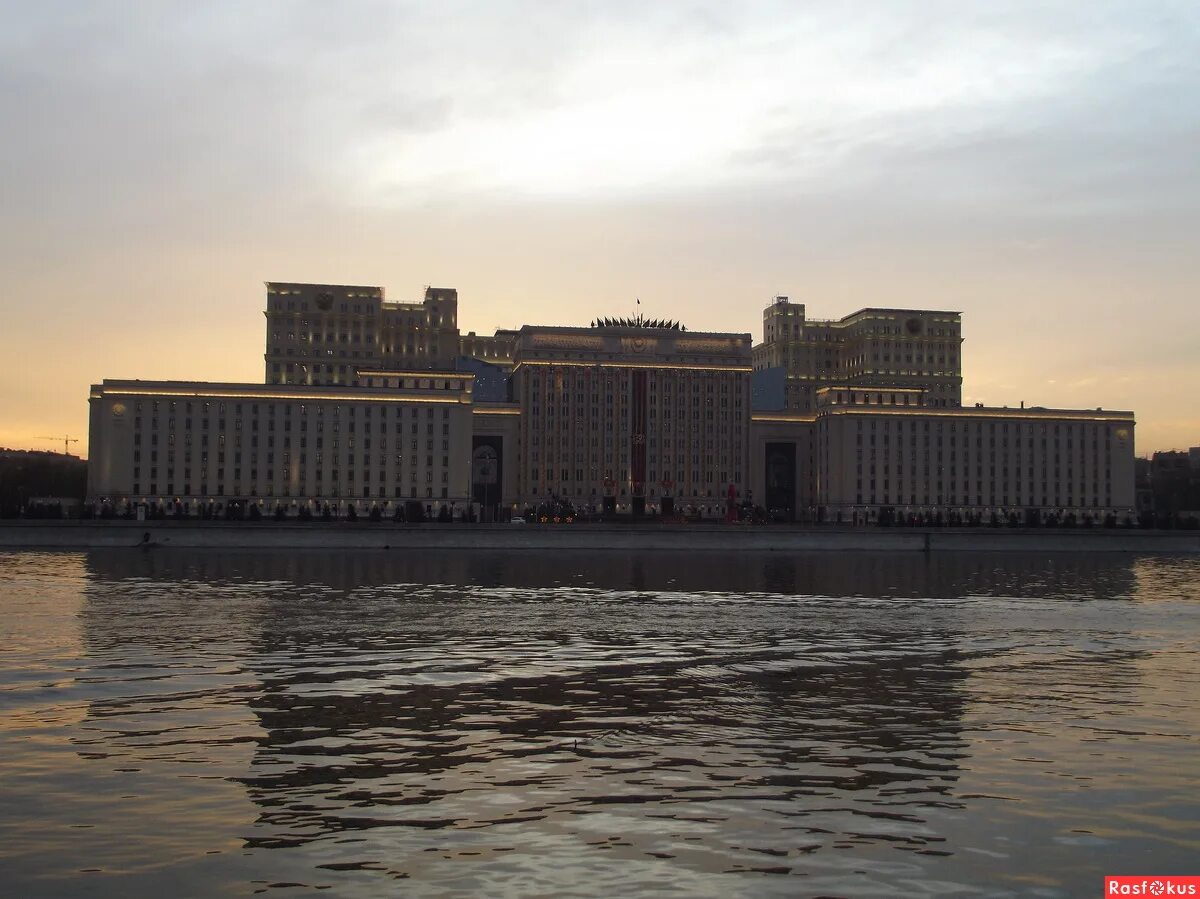 министерство обороны рф на фрунзенской набережной. 3 дом министерства обороны фрунзенская. 3 дом мо. генштаб рф фрунзенская набережная. 3 дом мо рф фрунзенская.