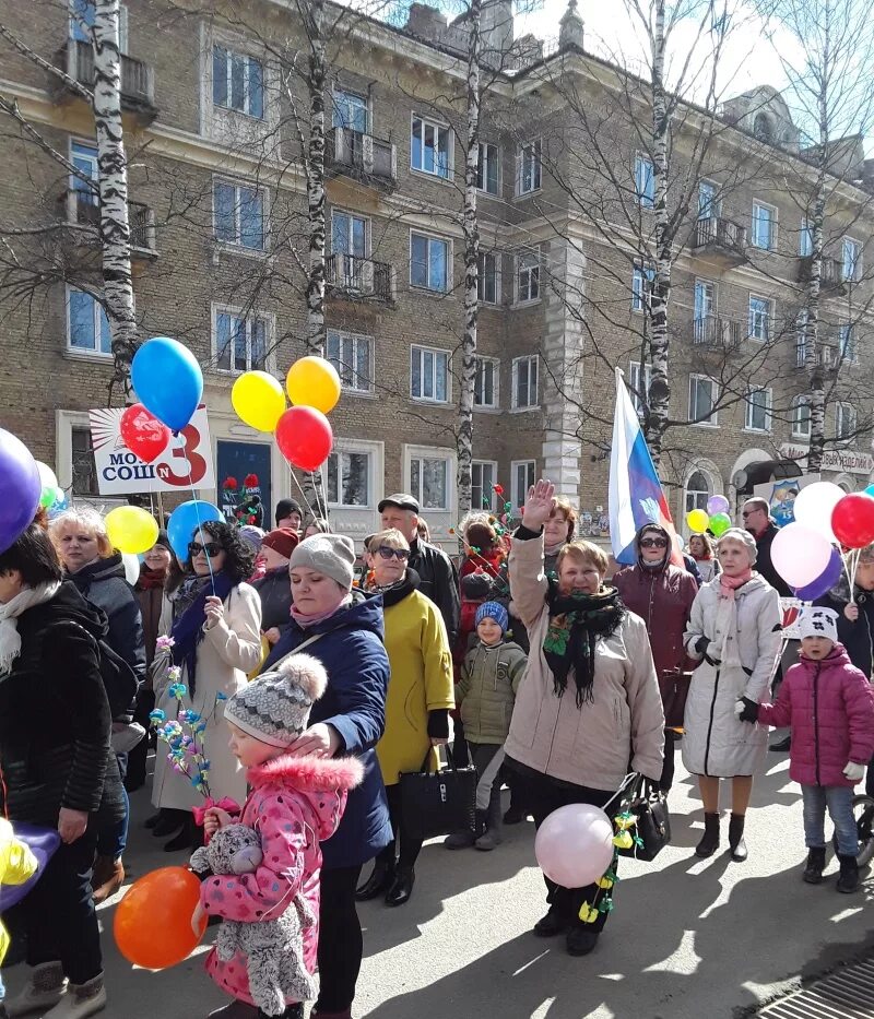 Праздник 1 мая в детском саду. Праздник 1 мая в ДОУ. Праздник демонстрация 1 мая в ДОУ. Демонстрация 1 мая. Демонстрация 1 мая в садике.