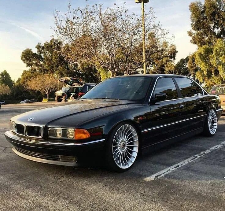 Е38 рест. Bmw 750 e38. бмв е38 740. bmw 740 alpina e38. бмв 7 е38.