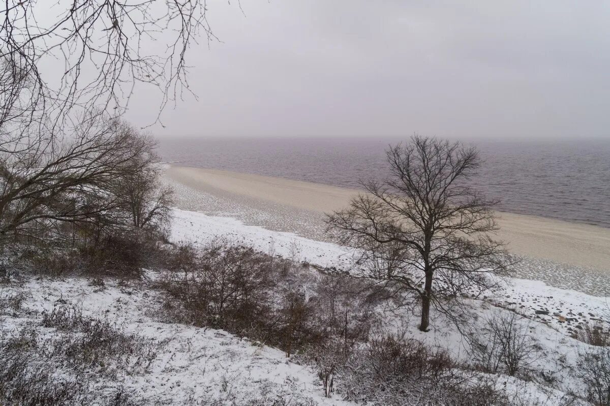 Коростынь новгородская область. Озеро Ильмень Коростынь. Коростынь зимой Новгородская область. Коростынь Великий Новгород зимой. Деревня Коростынь Новгородской области.