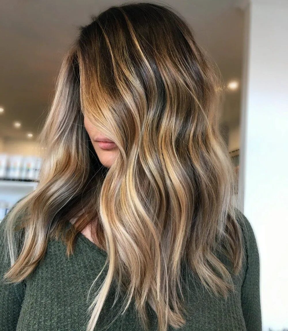 Блики на темно русых волосах. Блики на светлых волосах. Окрашивание блики на русые. Хайлайтс балаяж. Окрашивание блики на русые.