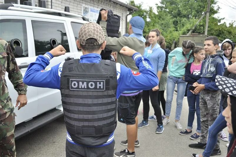 Омон на мероприятие. Пресечение массовых беспорядков. Охрана кремля в москве росгвардия. Омон на мероприятие. Омон охрана общественного порядка.