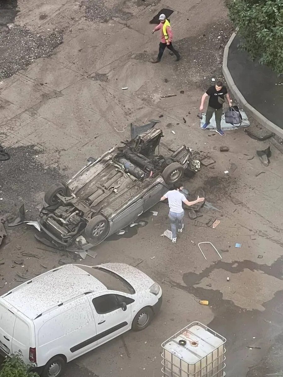 Новости взрыв в москве сегодня 2023. На Фестивальной улице взорвался автомобиль. Взрыв машины на Фестивальной улице.