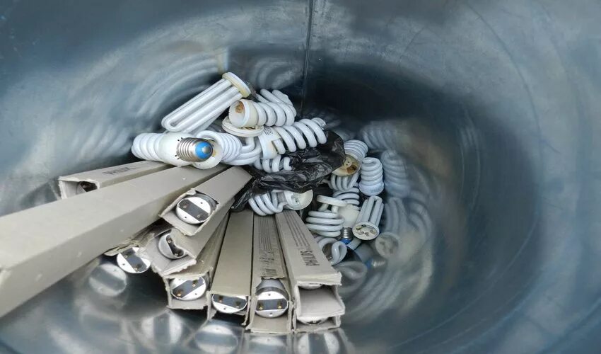 Ртутьсодержащие отходы. Ртутьсодержащие люминесцентные лампы. отработанные ртутные лампы. отработанные ртутьсодержащие люминесцентные лампы. лампы ртутные ртутно-кварцевые люминесцентные.