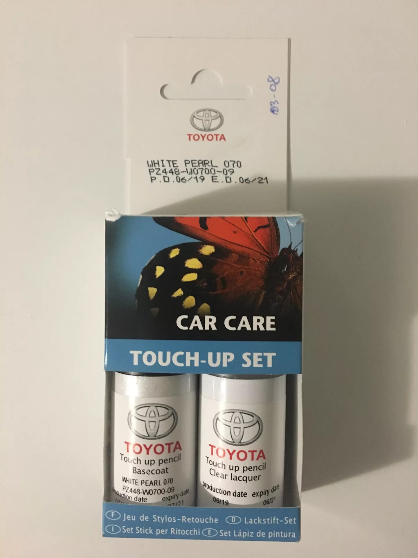 Toyota 070 подкраска. Подкраска ру. Краска 070 перламутр toyota. Оригинальный набор подкраски toyota 070. Краска 040 тойота белая.