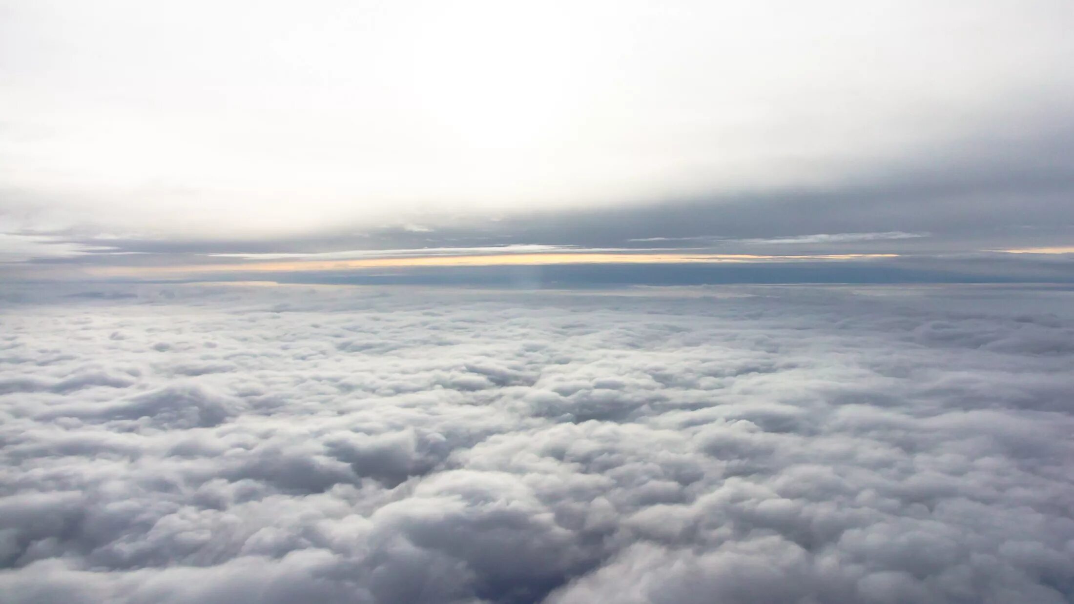 Небо над землей мр3. Перистые облака из самолета. небо панорама. hdri облака. небо с высоты.