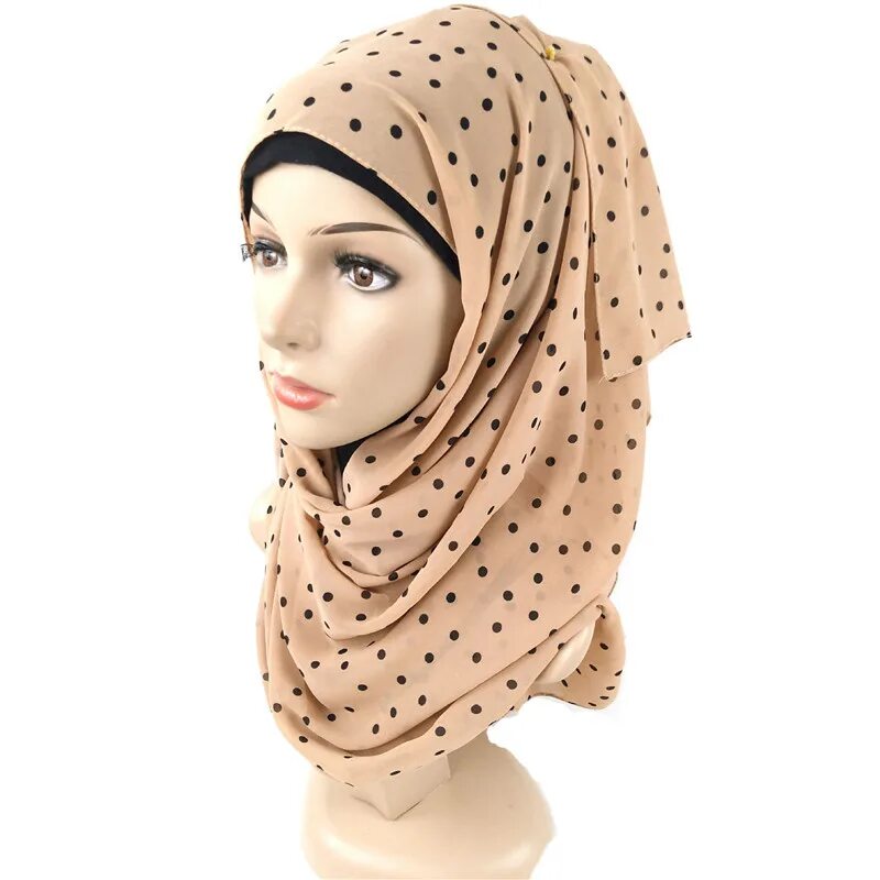 Мусульман точка. Арабский платок женский. Араб в платке. Арабский головной платок. В платке в ОАЭ.